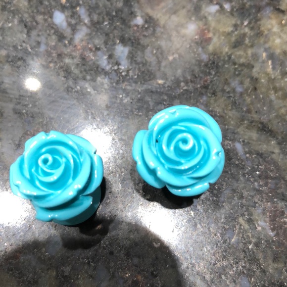 Jewelry - 00 turquoise flower tunnel